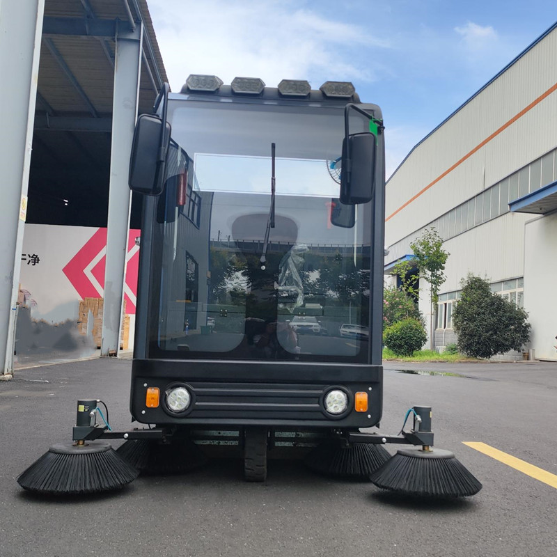 企業(yè)采購工業(yè)掃地機解決清潔難題多少錢.jpg